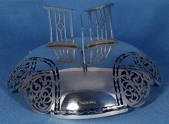 A George V pierced silver fruit bowl, by Walker & Hall, Height 109mm Weight 12.8ozs/400grms.